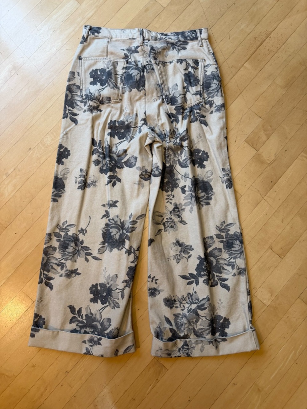 Pilcro The Leon grey floral wide leg,hi rise cuffed jeans, - Picture 8 of 8